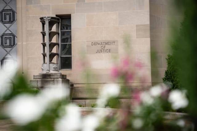 Departamento de Justicia demanda a Minnesota por sus políticas de santuario