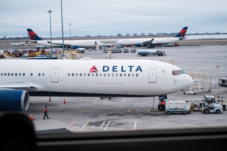 Aviones de Delta en la pista del aeropuerto John F. Kennedy (JFK) de Nueva York, el 31 de enero de 2020. (Spencer Platt/Getty Images).