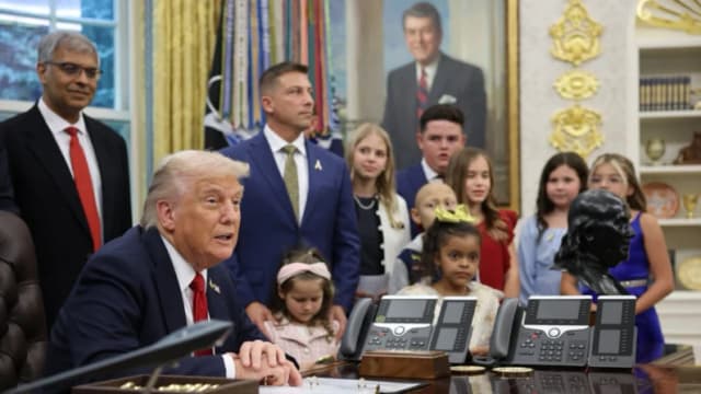 Trump firma orden para usar la inteligencia artificial en la lucha contra el cáncer infantil