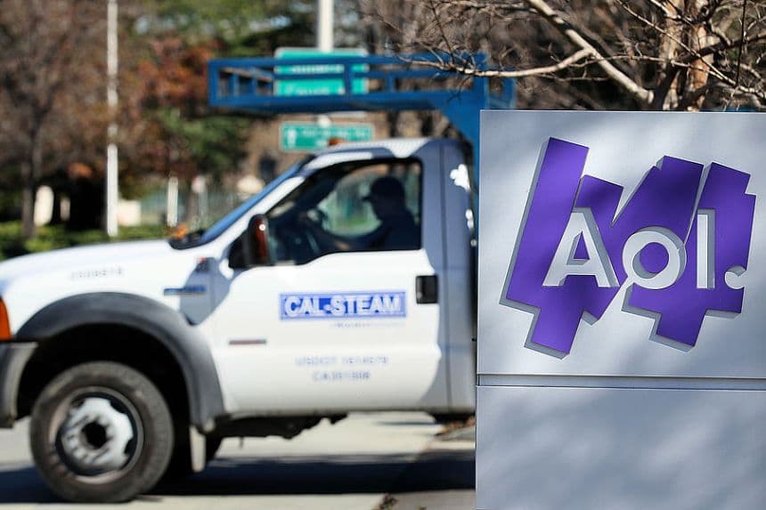 El logotipo de AOL aparece en un cartel situado frente a las oficinas de AOL Inc. (Justin Sullivan/Getty Images)