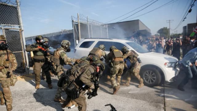 ICE detiene a más de 800 inmigrantes ilegales en un estado santuario