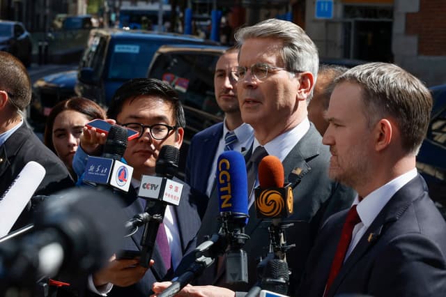 Argentina gestiona con Bessent apoyo financiero de EE. UU.