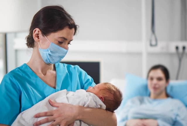 Más mujeres de entre 25 y 40 años no tienen hijos: lo que significa para la economía de EE. UU.