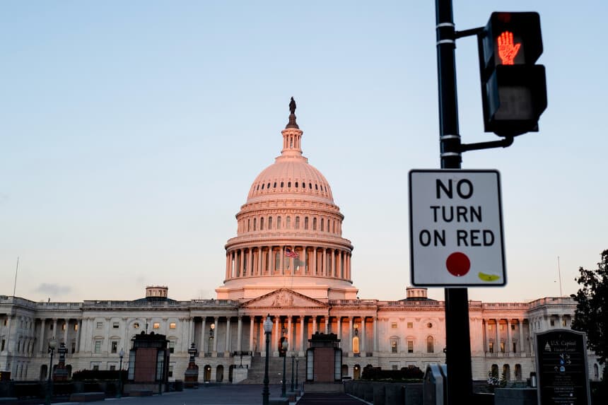 El edificio del Capitolio de los Estados Unidos durante el quinto día del cierre del gobierno en Washington, el 5 de octubre de 2025. (Madalina Kilroy/The Epoch Times).