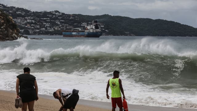 El huracán Priscilla sube a categoría 2 y pone en alerta al Pacífico mexicano