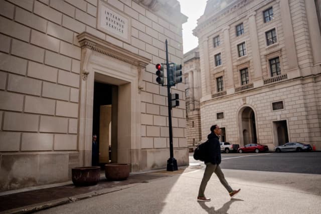 IRS despedirá a 34,000 empleados por el cierre de gobierno, que paraliza las operaciones del Tesoro