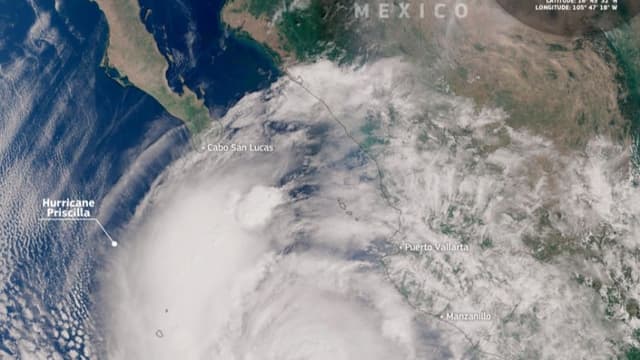 Priscilla baja a tormenta tropical tras convertirse en huracán de categoría 1