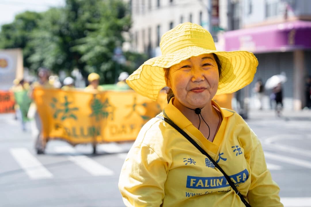 Practicantes de Falun Gong de China envían saludos a su fundador en la celebración del Medio Otoño