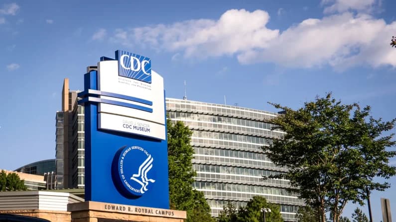 Los CDC instan a tomar precauciones en 31 países por el poliovirus