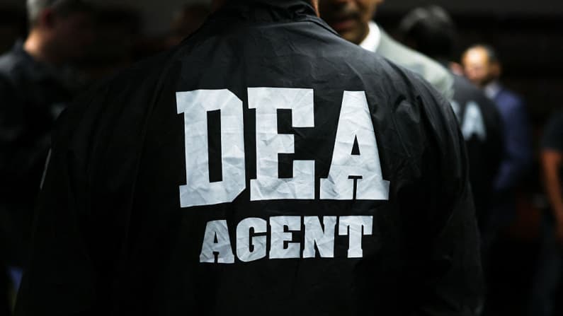 Operativo de la DEA en Puerto Rico golpea red de narcotráfico y lavado de dinero