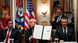 Trump firma una proclamación para restablecer el Día de Colón