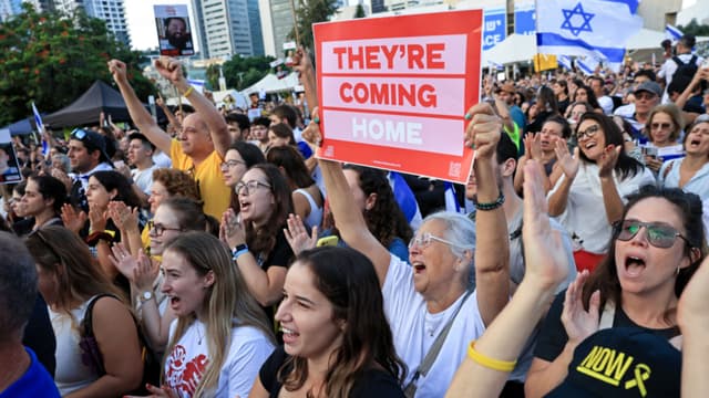 Rehenes israelíes se reencuentran con sus familias después de dos años