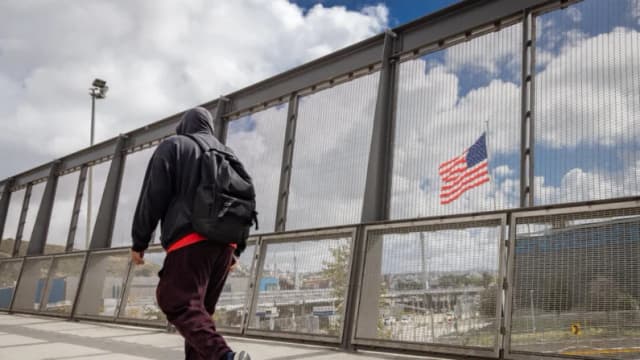 Se otorgaron contratos por USD 4.5 mil millones para muro fronterizo inteligente en septiembre