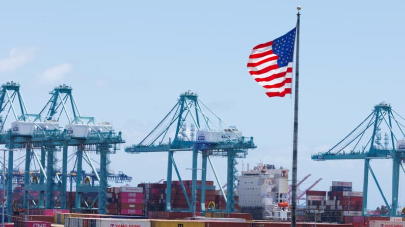 Estados Unidos investiga cumplimiento del acuerdo comercial con China del primer mandato de Trump