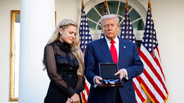 En Vivo: Trump celebra una ceremonia para otorgar póstumamente a Charlie Kirk la Medalla de la Libertad