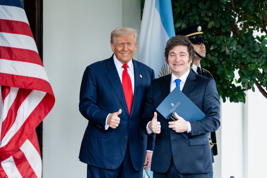 Trump condiciona la ayuda de USD 20,000 millones a Argentina a victoria electoral de Milei