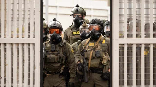 Seguridad Nacional emite advertencia contra el doxxing de oficiales del ICE