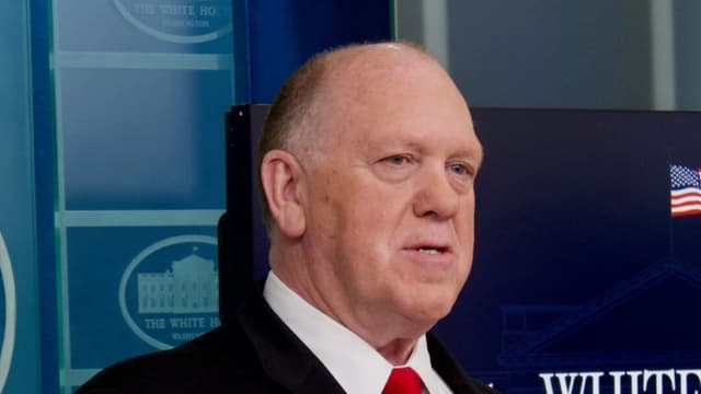 El zar de la frontera, Tom Homan, niega haber aceptado 50,000 dólares de agentes encubiertos