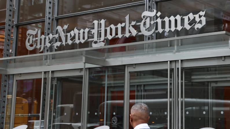 Trump vuelve a presentar demanda por difamación contra New York Times tras desestimación judicial