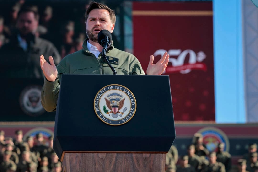 Fuego de artillería en la celebración del Cuerpo de Marines de Vance provoca fricciones con Newsom