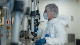 FDA advierte a ImmunityBio por falsas promesas de cura contra el cáncer