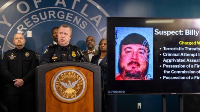 Detienen a hombre que planeaba tiroteo en aeropuerto de Atlanta tras recibir aviso de su familia: policía