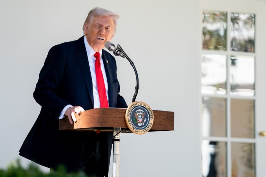 El presidente de EE.UU., Donald Trump, en una fotografía de archivo. (EFE/ALLISON ROBBERT)