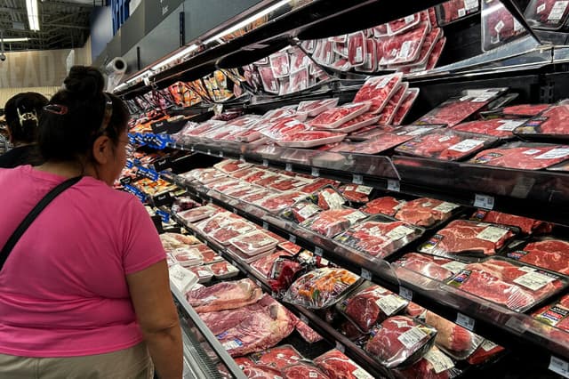 Trump pide a ganaderos bajar precios de la carne, autoridades anuncian plan para recuperar el hato