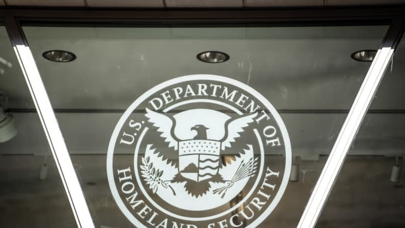 Inversionistas inmigrantes podrían pagar menos por las visas según borrador de norma del DHS