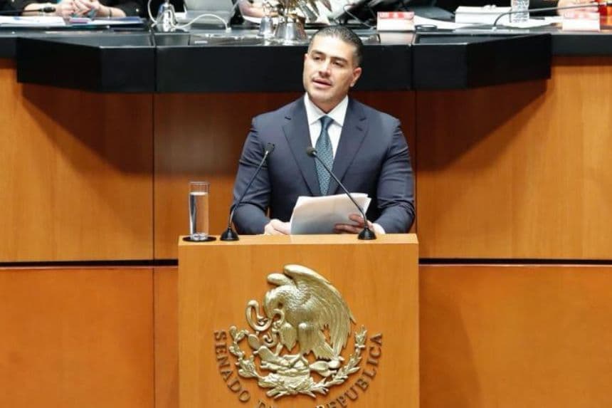 El secretario de seguridad de México, Omar García Harfuch, durante el primer informe de gobierno y rendición de cuentas presentada en la Sesión Ordinaria del Senado de la República del 22 de octubre. (Cortesía de la Secretaría de Seguridad y Protección Ciudadana)