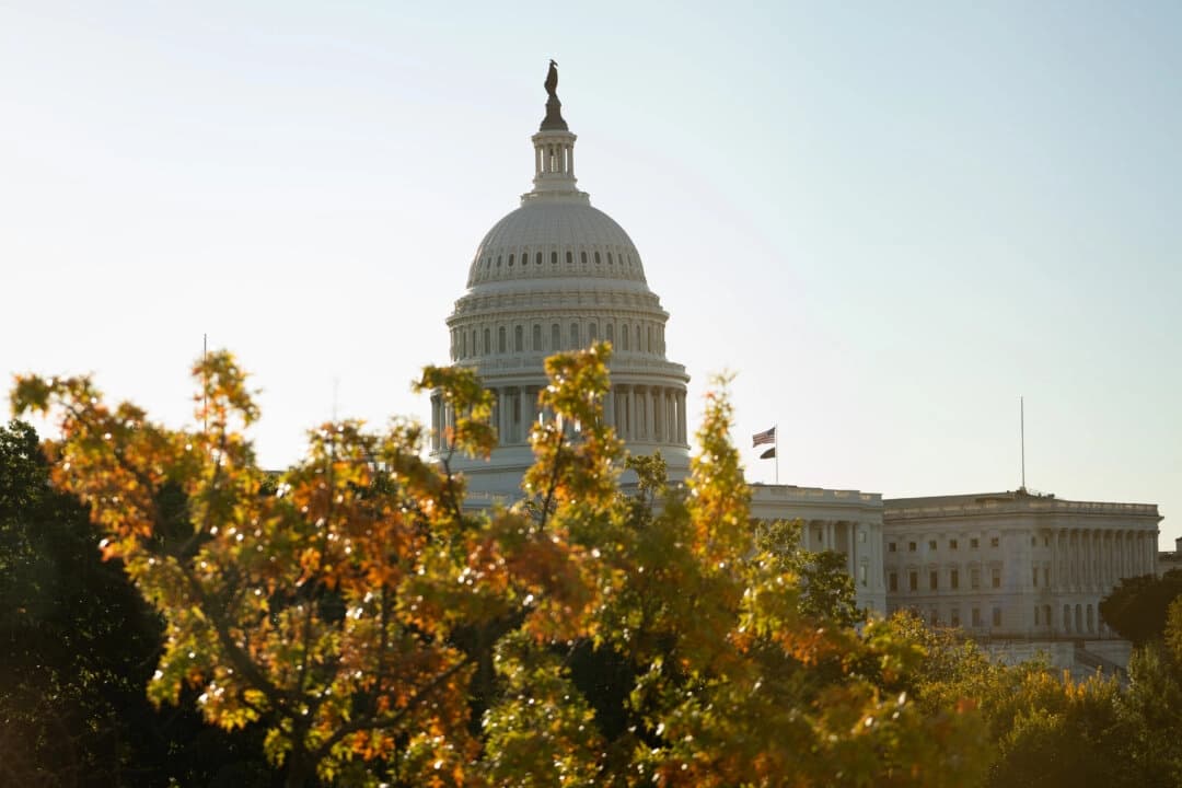 El edificio del Capitolio de los Estados Unidos durante el cierre del Gobierno el 23 de octubre de 2025. (Madalina Kilroy/The Epoch Times)