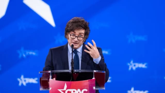 El presidente argentino Javier Milei habla durante la Conferencia de Acción Política Conservadora anual en el Gaylord National Resort & Convention Center en National Harbor, Oxon Hill, Maryland, el 22 de febrero de 2025. (Madalina Vasiliu/The Epoch Times)