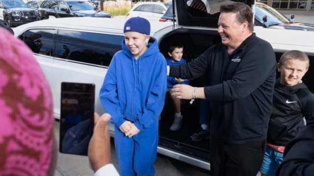 La niña herida en un tiroteo en iglesia de Minneapolis se recupera y vuelve a casa