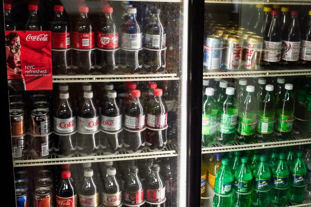 Botellas y latas de refresco en Nueva York en una imagen de archivo. Spencer Platt/Getty Images
