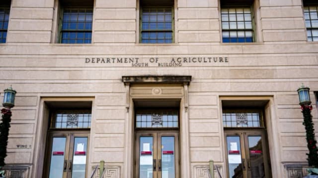 Los fondos de emergencia no se pueden utilizar para mantener el flujo de cupones de alimentos: USDA