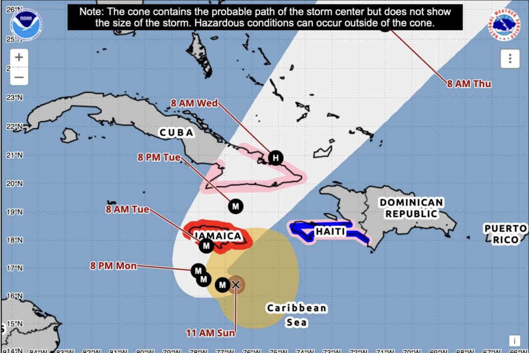 Trayectoria prevista del huracán Melissa por el Centro Nacional de Huracanes a las 11:00 a. m. del 26 de octubre de 2025. (NOAA/NWS/NHC).