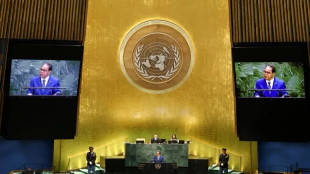 El presidente de Micronesia, Wesley Simina, se dirige a la Asamblea General de las Naciones Unidas en la sede de la ONU en la ciudad de Nueva York, el 25 de septiembre de 2025. (Charly Triballeau/AFP vía Getty Images)