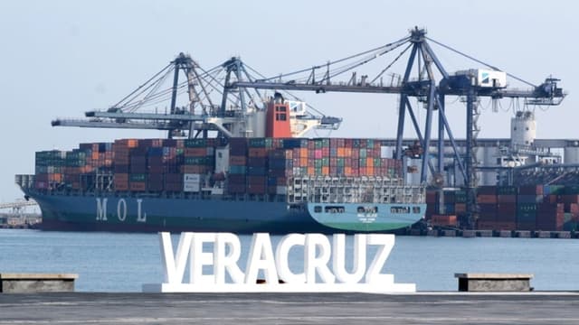 México cierra septiembre con un déficit comercial de casi 2400 millones de dólares