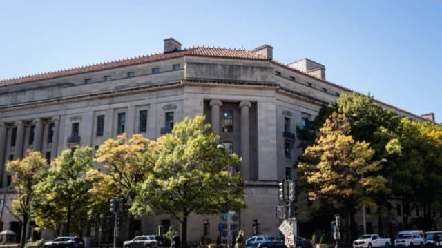 El Departamento de Justicia en Washington, el 21 de octubre de 2025. (Madalina Kilroy/The Epoch Times).