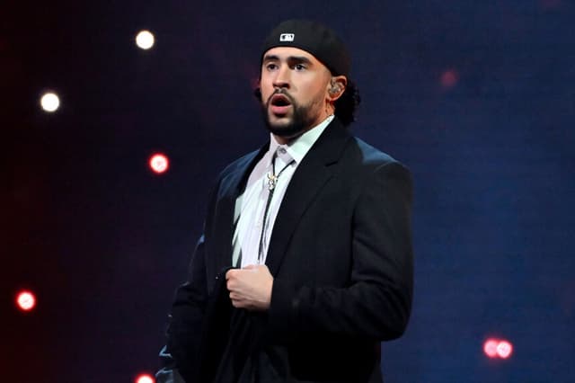 Bad Bunny actúa durante una parada de la gira Most Wanted Tour en el T-Mobile Arena de Las Vegas el 23 de febrero de 2024. (David Becker/Getty Images).