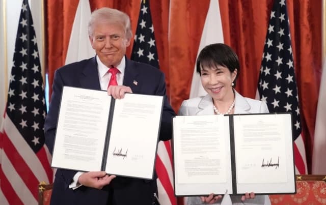 Trump se dirige a las tropas estadounidenses a bordo del USS George Washington en Japón