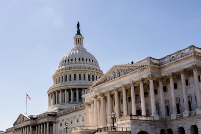 El gobierno permanece cerrado tras fracasar la decimotercera votación para reabrirlo
