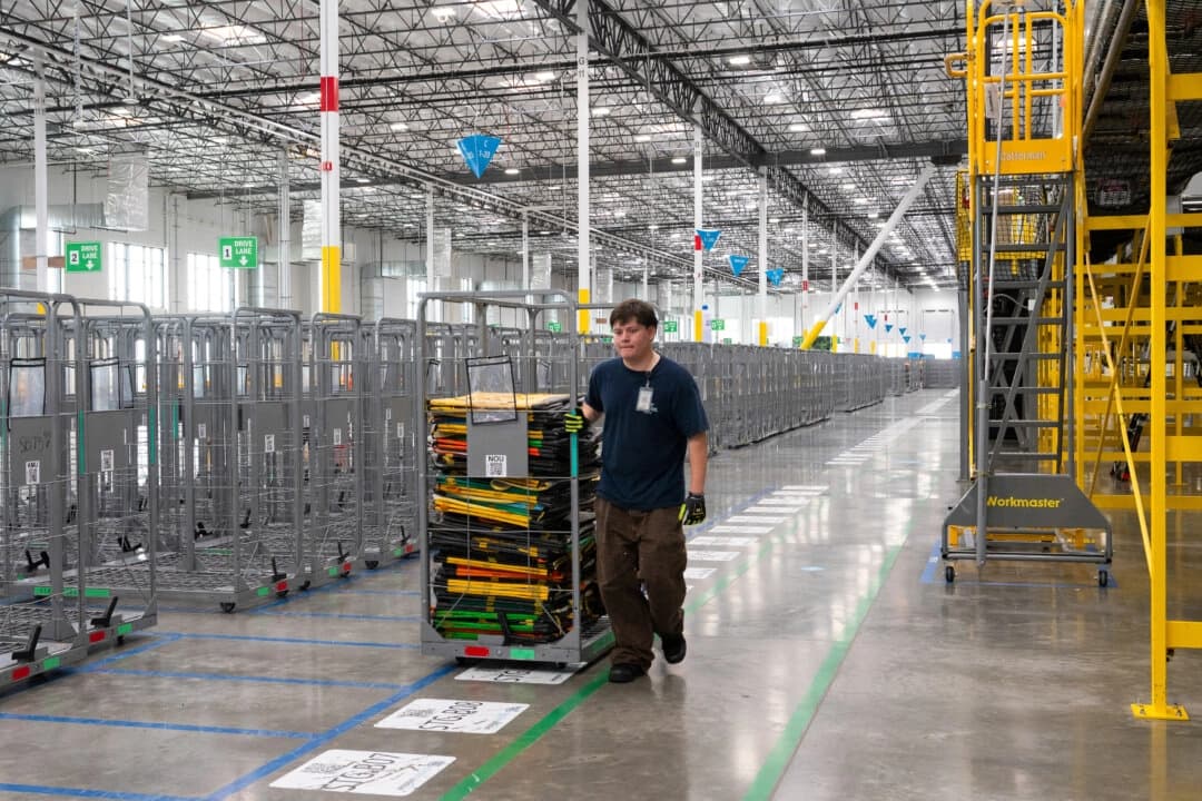 Amazon eliminará 14,000 empleos corporativos en su apuesta por la IA