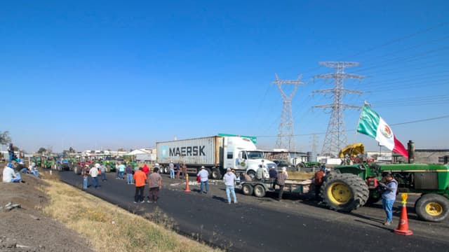 Agricultores mexicanos bloquean vías en protesta por bajos precios del maíz