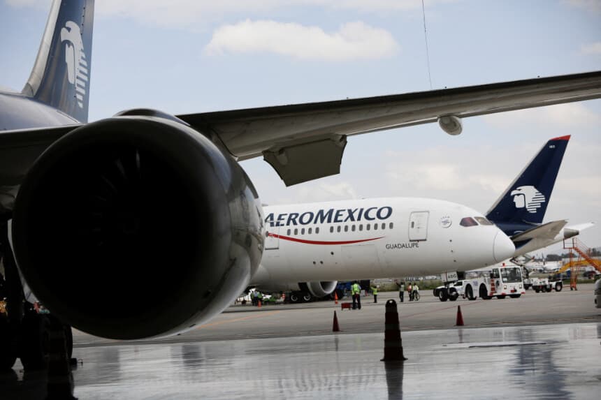 Aviones de la aerolínea mexicana Aeroméxico en el Aeropuerto Internacional Benito Juárez de la Ciudad de México, el 28 de junio de 2022. (Luis Cortés/Reuters).