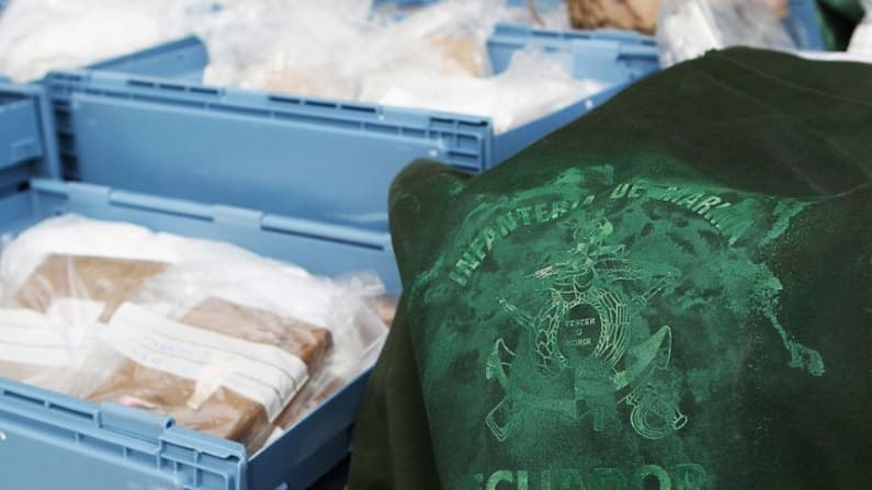 Fuerzas de Ecuador y EE. UU. decomisan 10 toneladas de droga en aguas de Galápagos.