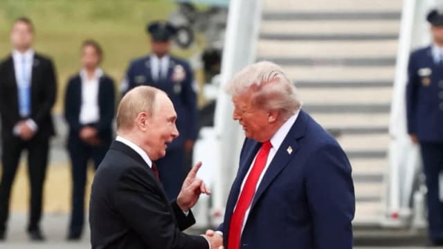 Estados Unidos y Rusia discuten la desnuclearización, dice Trump