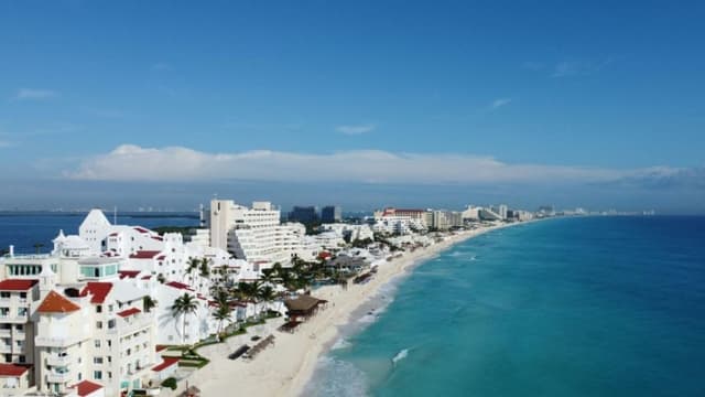 EE. UU. sanciona a organización criminal en Cancún presuntamente dedicada a traficar personas