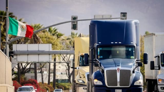 Entran en vigor aranceles de EE. UU. sobre los camiones, México y Canadá los más afectados