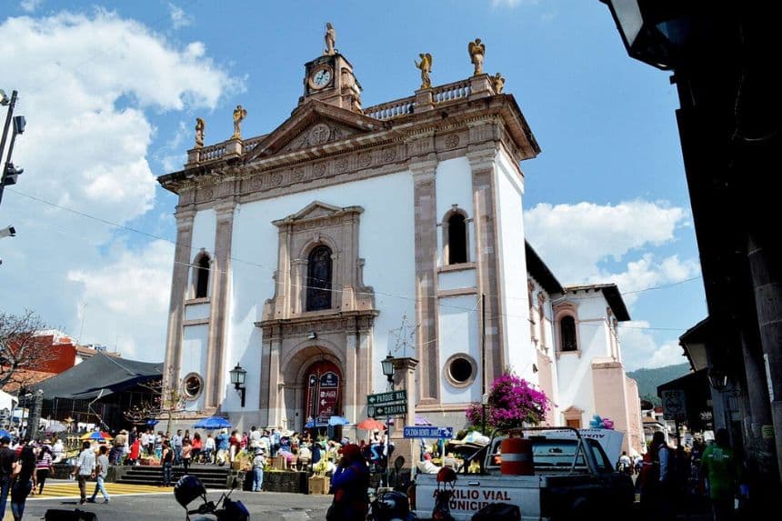 Fachada de la iglesia de la Inmaculada Concepción, situada junto a la plaza principal de Uruapan, México. ( CC BY-SA 4.0/ Alejandro Linares Garcia)